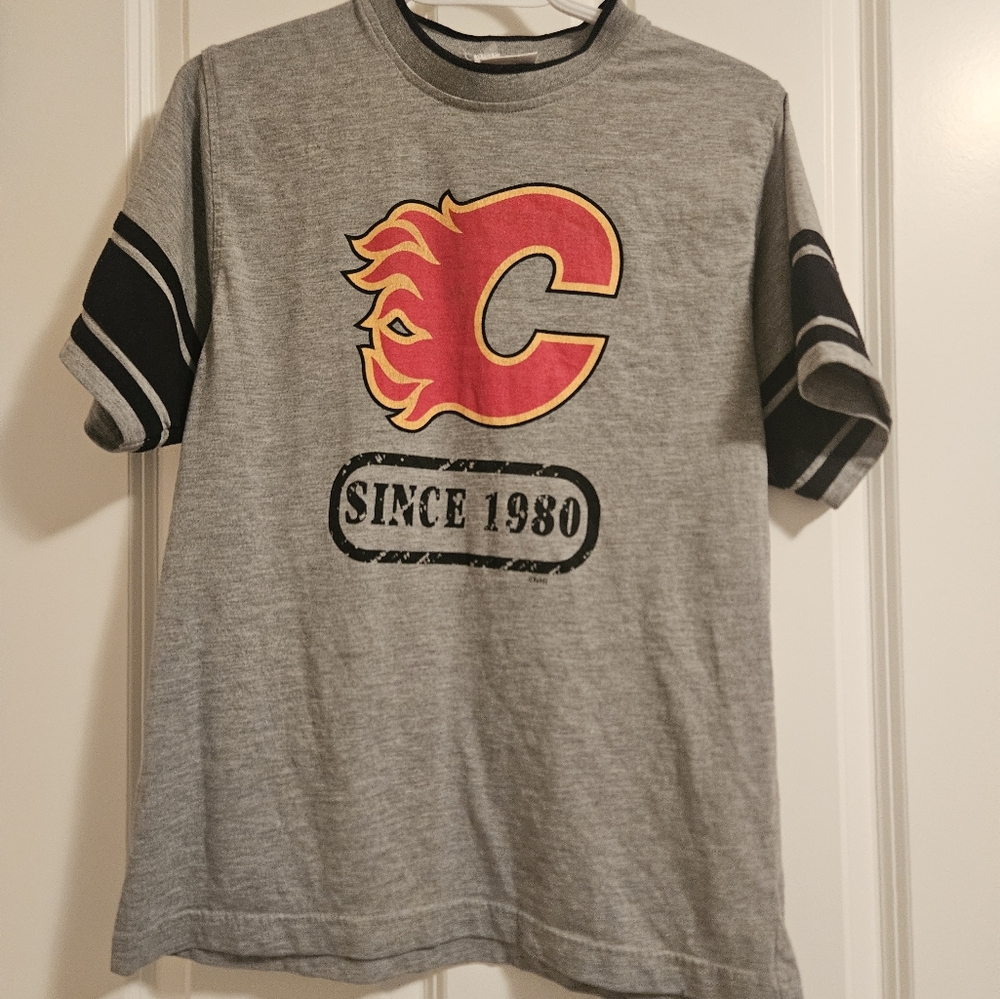 Calgary Flames M T shirt NHL licensed